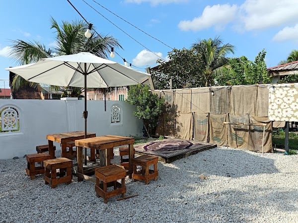 Pahit Cafe - Photo 1