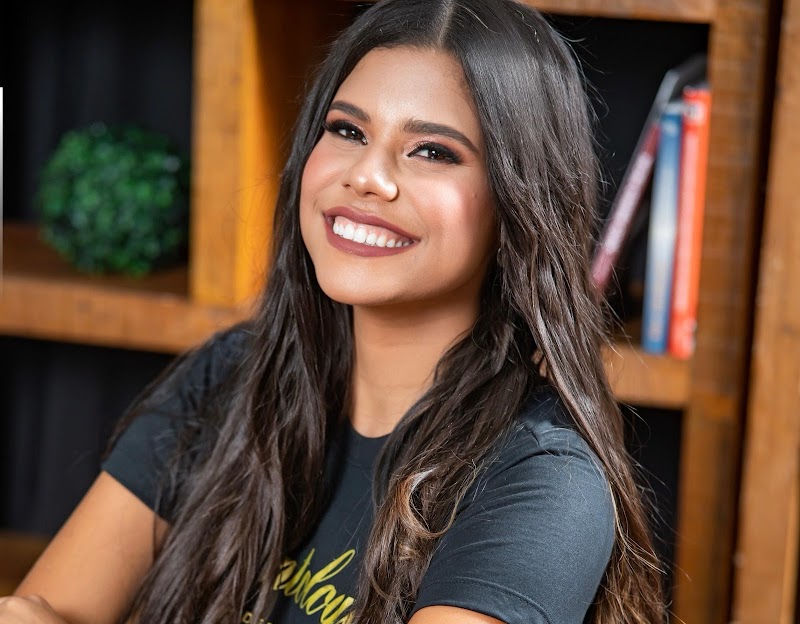 Dentista Belo Horizonte - Dra. Ana Caroline Alves