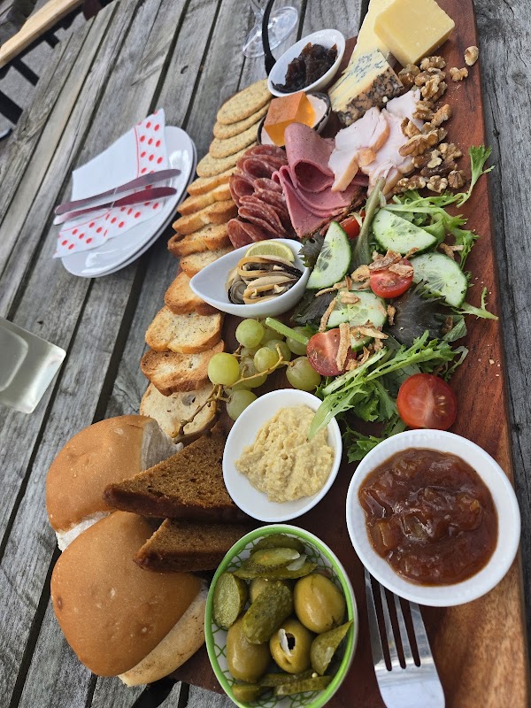 Hawkes Ridge Wine Estate