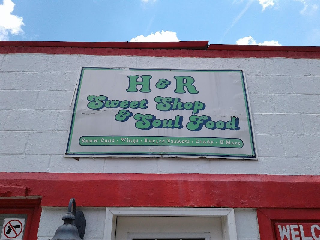 H & R Sweet Shop photo 3