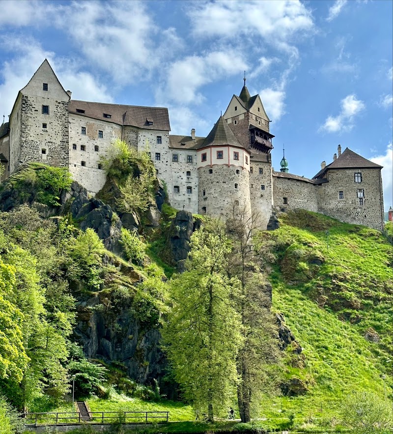 Loket Castle square