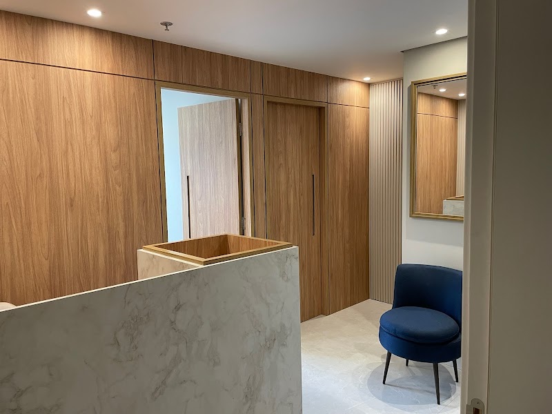 Dra Manuela Flores Coimbra - Ortodontista - Alinhadores Invisiveis - Invisalign Doctor- Angel Aligner - Curitiba - foto 4