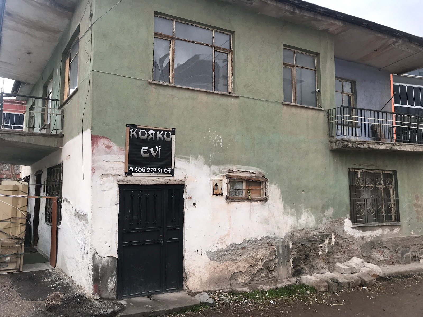 Cin-Ayet Korku Evi mekanı