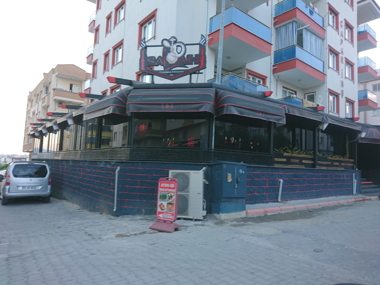 Salah Coffee&Hookah mekanı