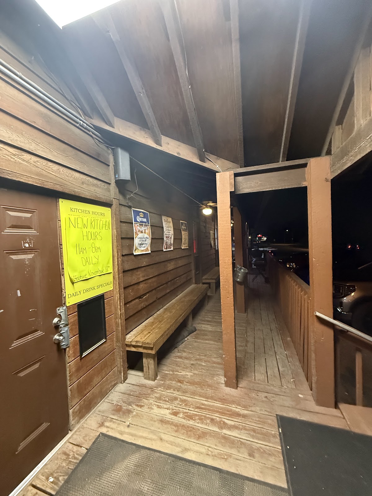 Trackside Bar & Grill photo 4