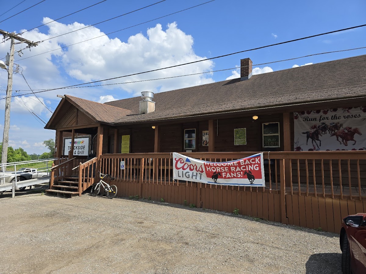 Trackside Bar & Grill photo 2