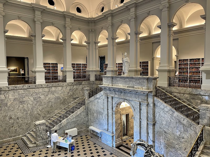 Spacious, calm, and light-filled architecture