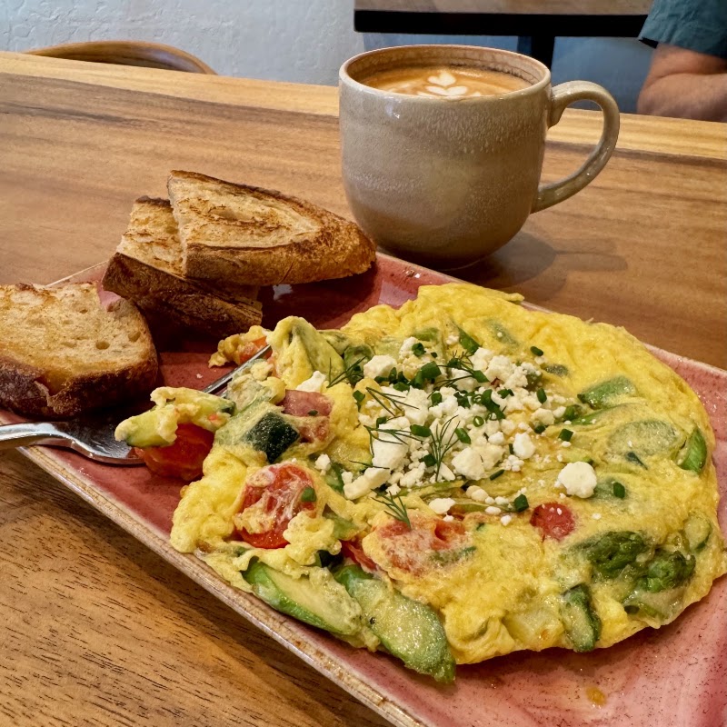 Plucky's Cafe photo 3