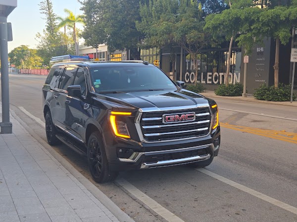 MiamiCoach Worldwide - Luxury Miami Limo Service portfolio
