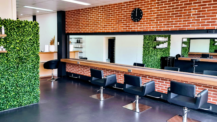 Sarah Jane Hair & Makeup