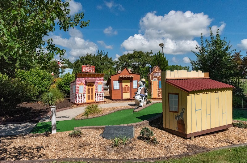 Bethpage Miniature Golf & Ice Creamery banner