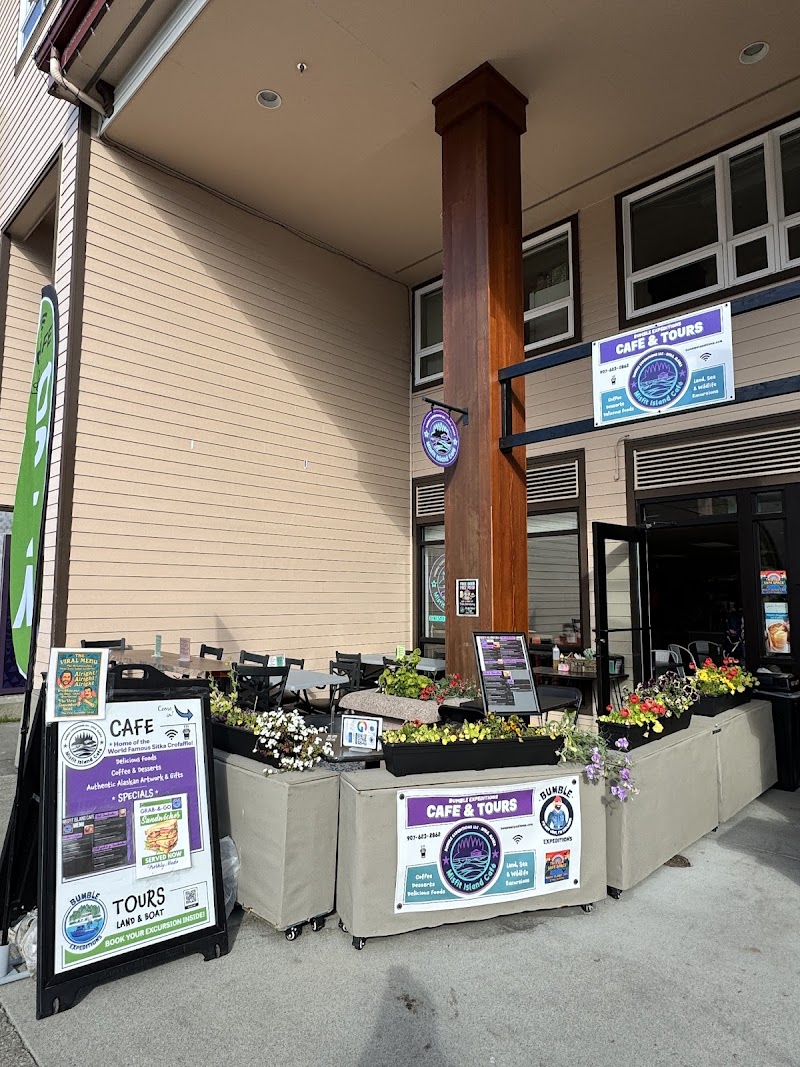 Misfit Island Cafe photo 1