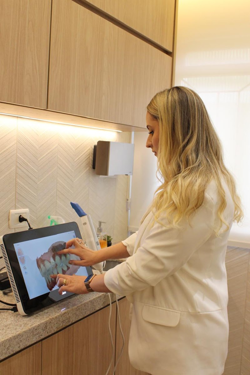 Dra. Thais Cerchi - foto 2