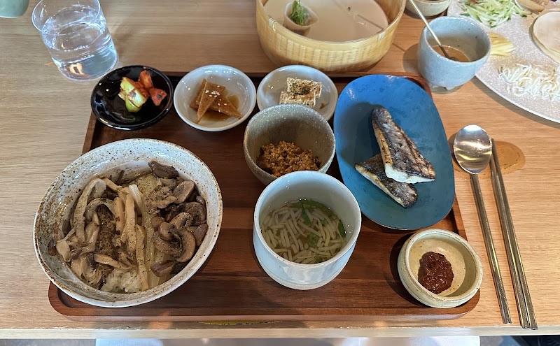 Genesis House photo 3