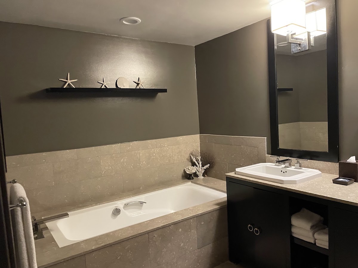 Luxe Sunset Boulevard Hotel, dog-friendly hotel, photo 3