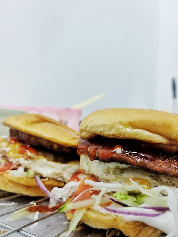 Burger Gemok - Photo 1