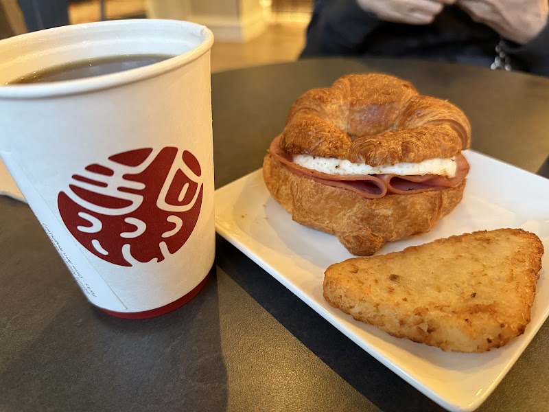 Sweetwaters Coffee & Tea photo 4