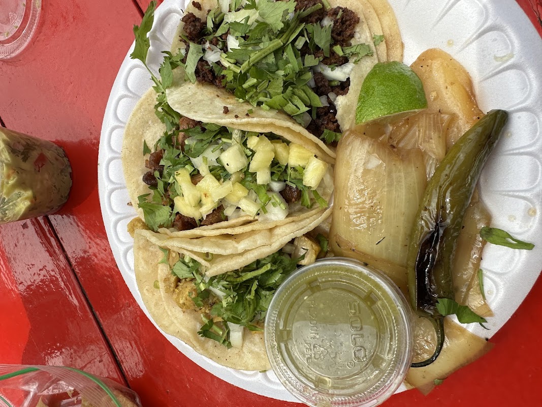 Tacos El Pariente photo 2