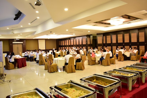 Cathay Restaurant - Photo 1