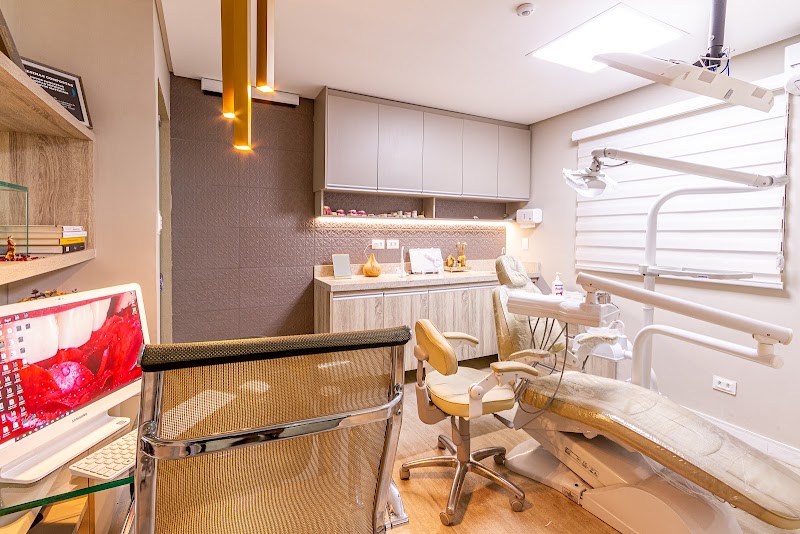 Dento Clínica I Implante Dentário | Lente de Contato Dental | Dentista de Emergência | Areias | Recife - PE