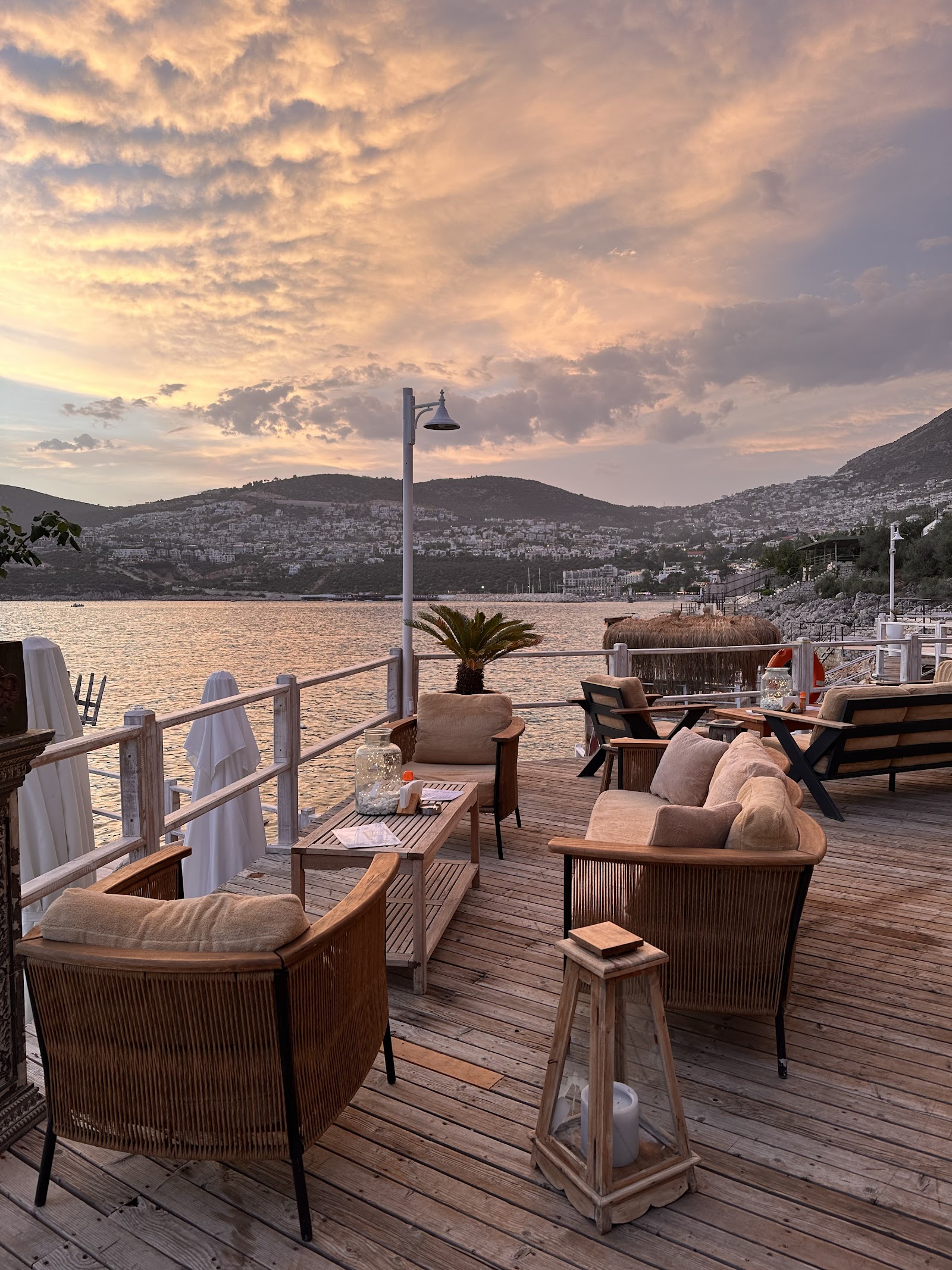 ZEST BEACH CLUB mekanı