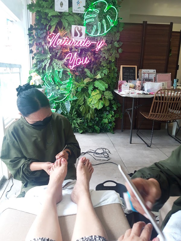 Belle & Stacy Nails + Cafe