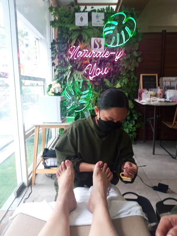 Belle & Stacy Nails + Cafe