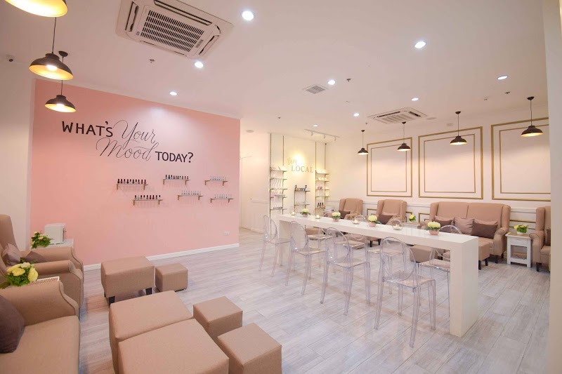 Belle & Stacy Nails + Cafe