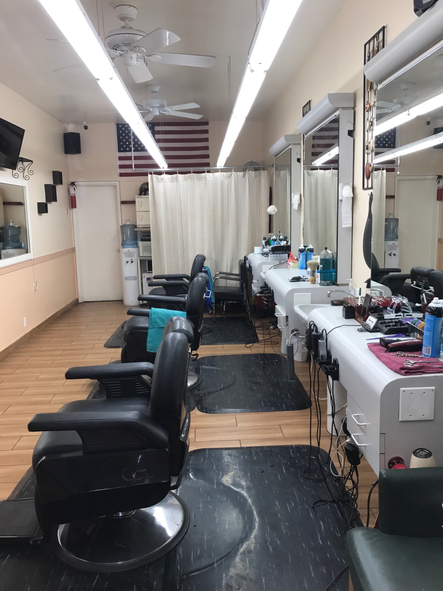 Gentleman's Barber Shop photo 3