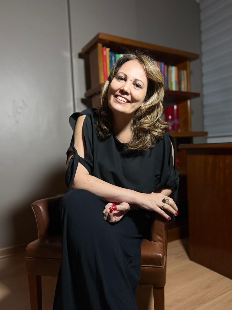 Aline Cataldi - Psicóloga - Mestre em Saúde Mental (UFRJ)