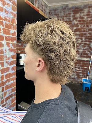 JDees Original Hairstylist photo 3