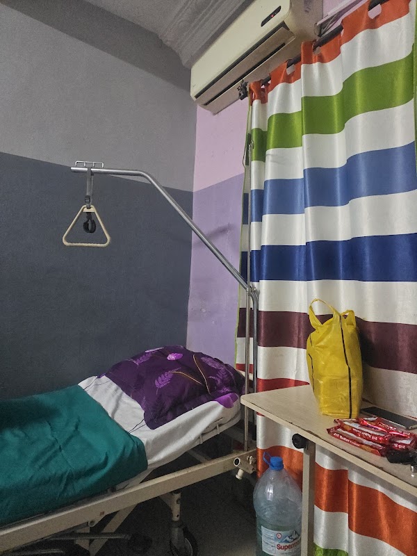 Clinic Bassa Bonamousaadi - Photo 1