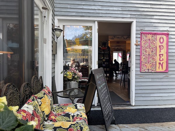 Mama D’s Cafe Mercantile