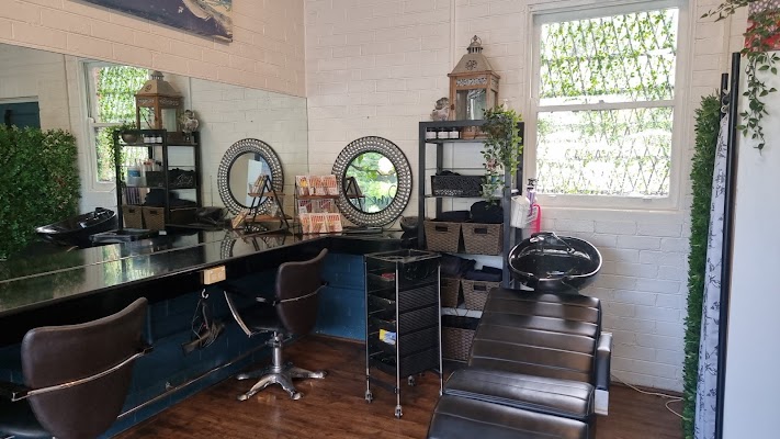 Colour Me In Hairdressing photo 2