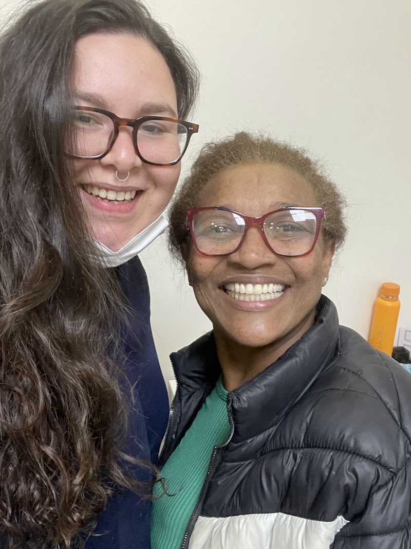 Implantes Dentários e reabilitação oral na Aclimação - Dra Bruna Vasconcelos - - foto 3