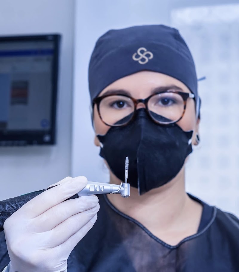 Implantes Dentários e reabilitação oral na Aclimação - Dra Bruna Vasconcelos - - foto 4