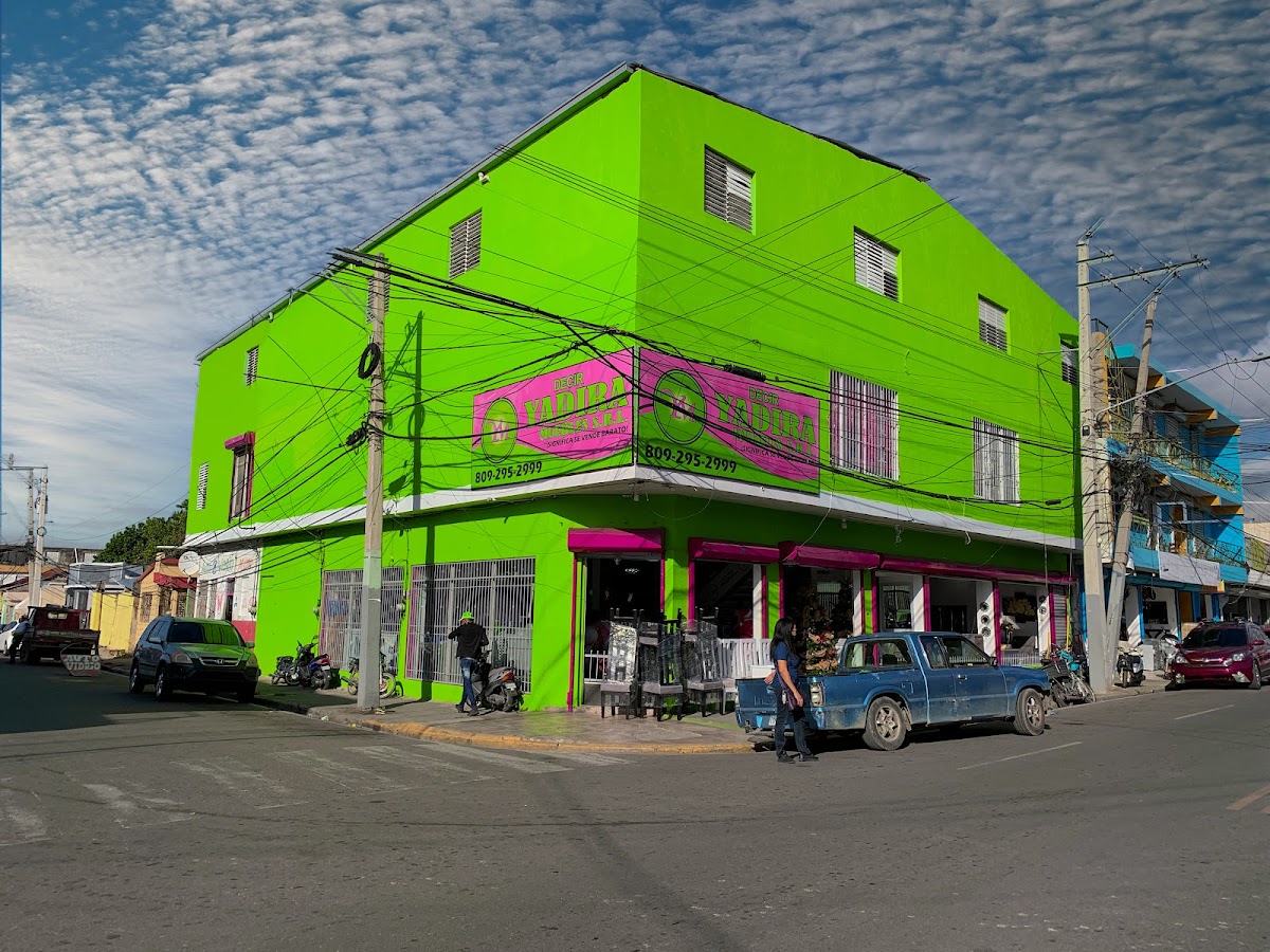 YADIRA MUEBLES, S.R.L. - Imagen 1