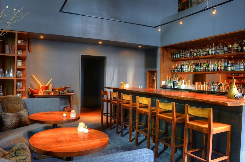 Robust wine pairings with knowledgeable sommeliers