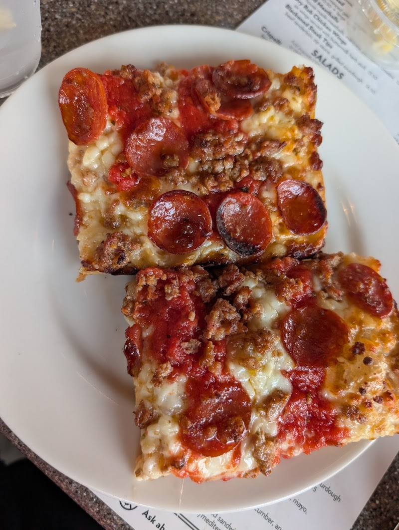 Crispelli's Bakery & Pizzeria - West Bloomfield photo 4