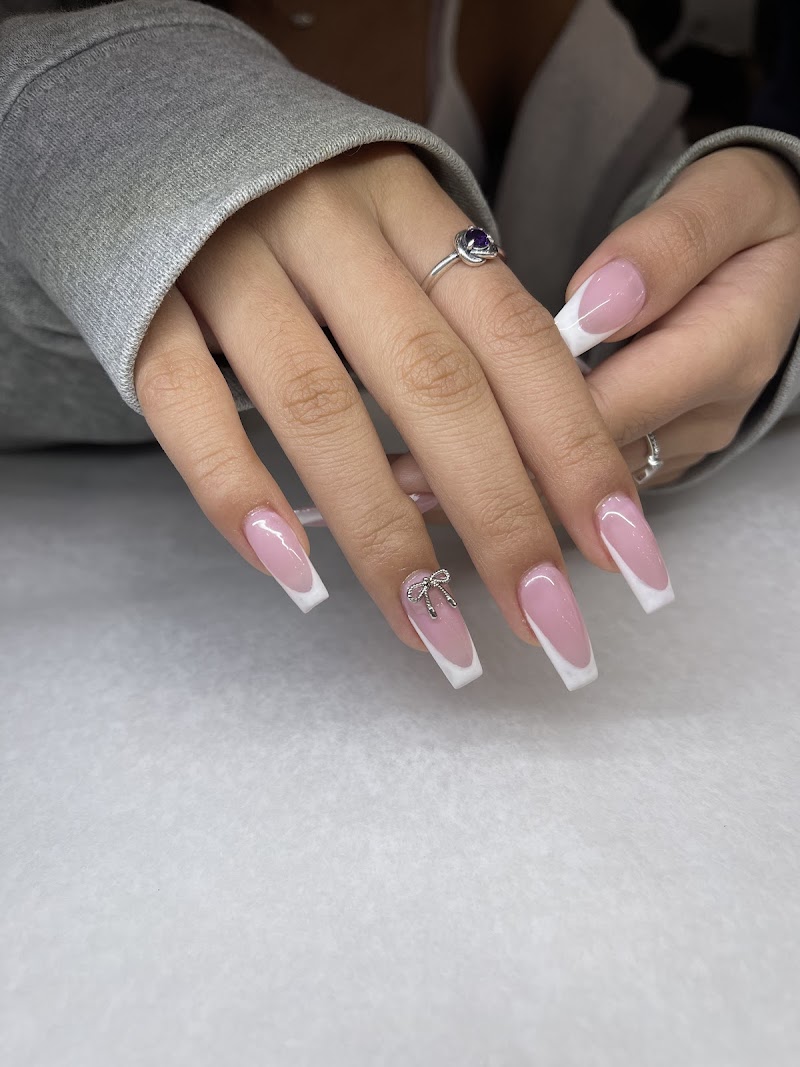 La Belle Nail Spa and Lashes