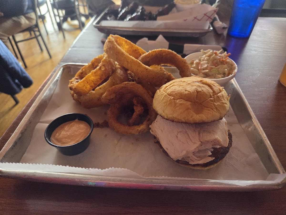 Shooters Bar & BBQ photo 4