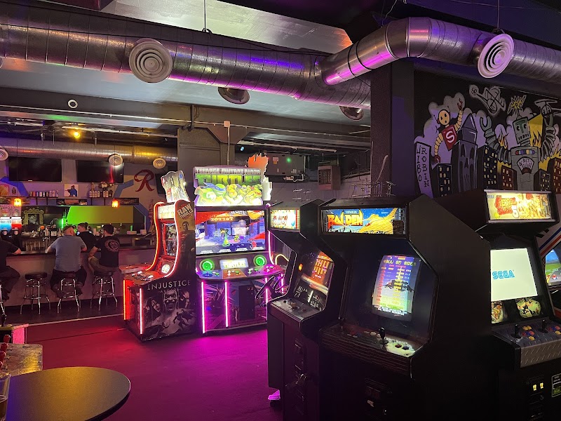 8-Bit Arcade — interior