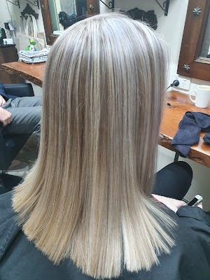 Nerida Nichols HAIRDRESSING