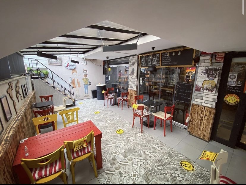 Editör Kafe Kitap Sanat mekanı