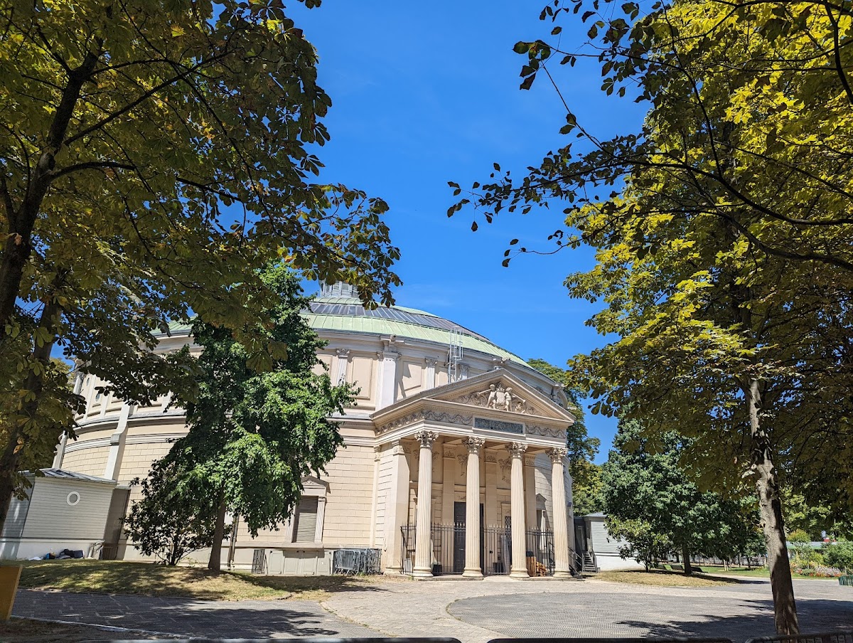 Théâtre du Rond Point, vue extérieure