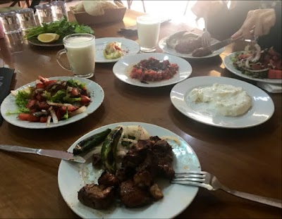 Ziyafet Ocakbaşi & Kebap lahmacun Salonu - Restoran