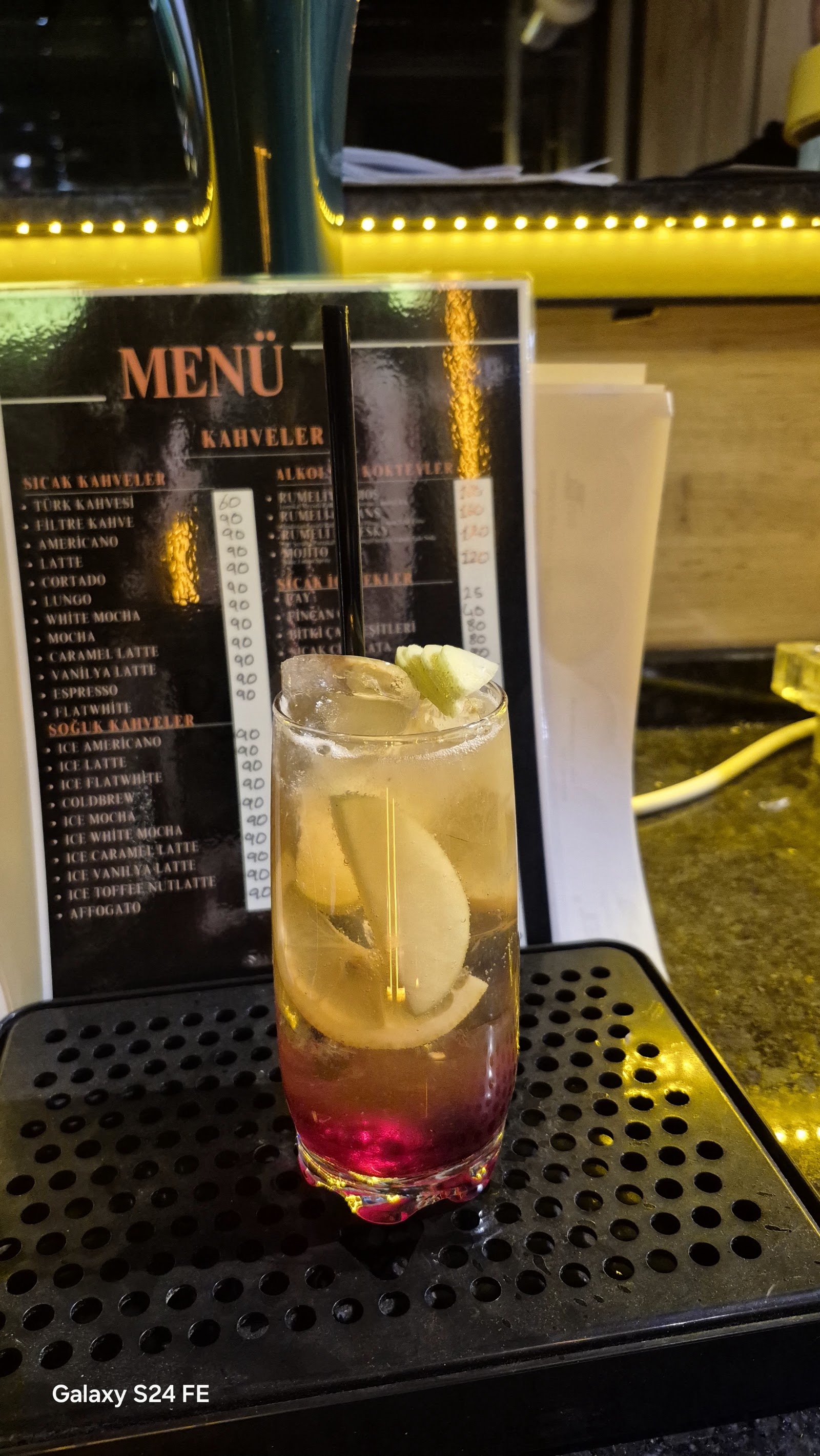 Rumeli Cafe & Restorant mekanı