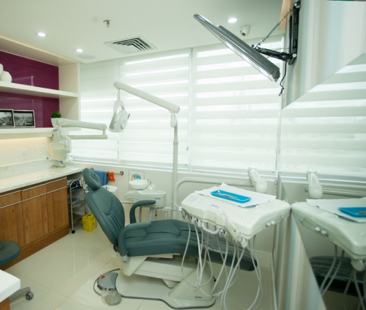 Dr. Thiago Gallicchio Moreira, Cirurgião buco-maxilo-facial