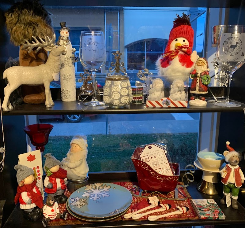 Ladyjo s / gift shop / holistic wellness clinic / window treatments & custom blinds photo 3