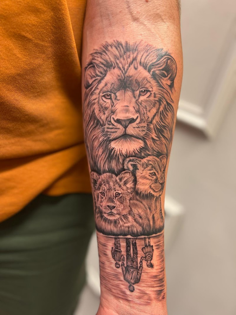 La Rosa Negra Tattoos